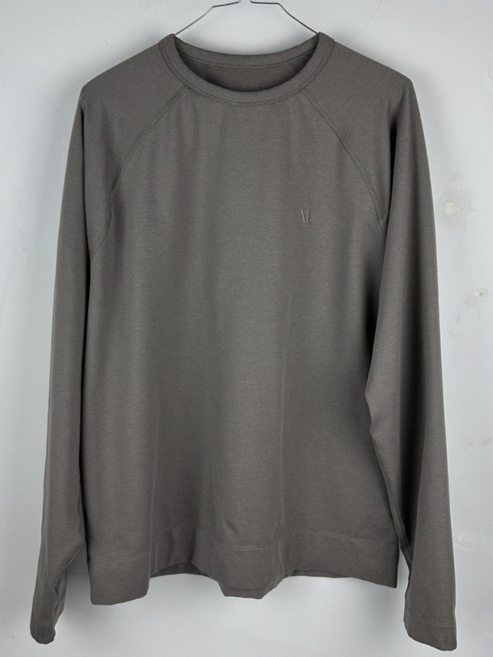 Vuori Ponto Performance Crew Sweatshirt L Gray Pullover V260